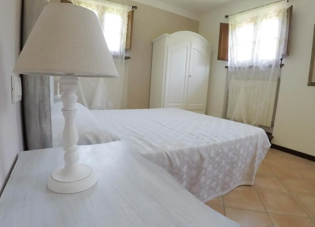 Aparthotel CASALE LA FATA -tipico toscano immerso nelle colline tra Lucca e Versilia, 6 appartamenti indipendenti Camaiore