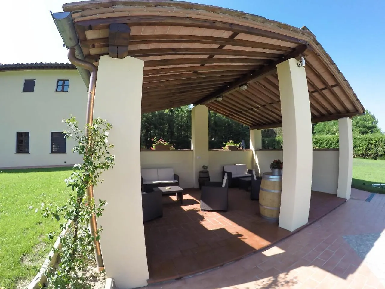 CASALE LA FATA -tipico toscano immerso nelle colline tra Lucca e Versilia, 6 appartamenti indipendenti Camaiore Aparthotel