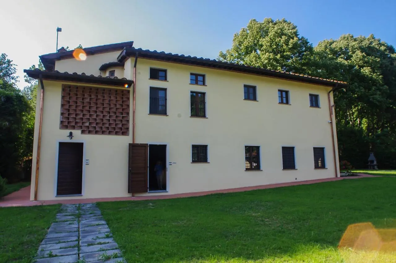 Casale La Fata: Tuscan Hillside Retreat with Independent Apartments Camaiore Italy