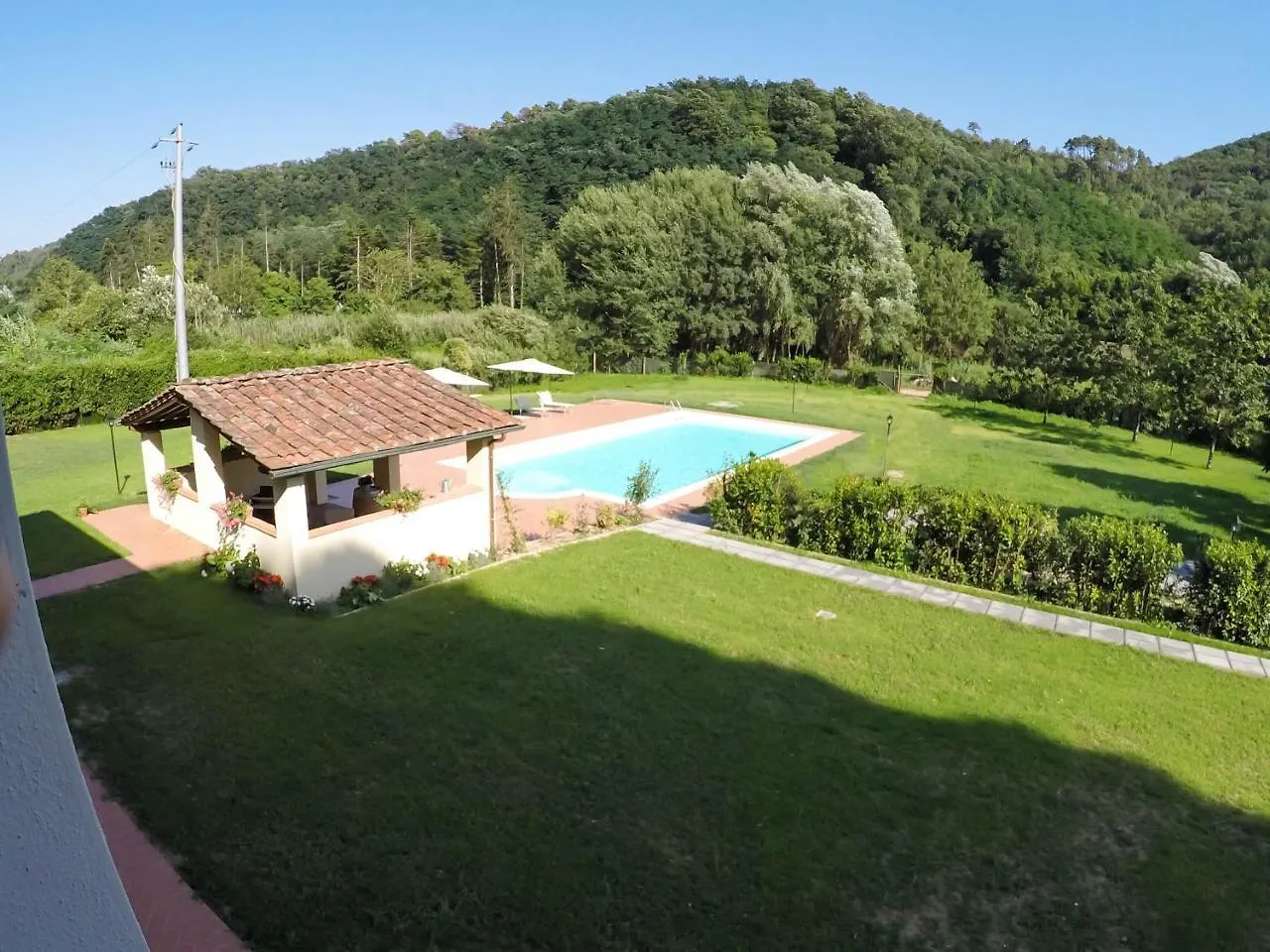 CASALE LA FATA -tipico toscano immerso nelle colline tra Lucca e Versilia, 6 appartamenti indipendenti Camaiore