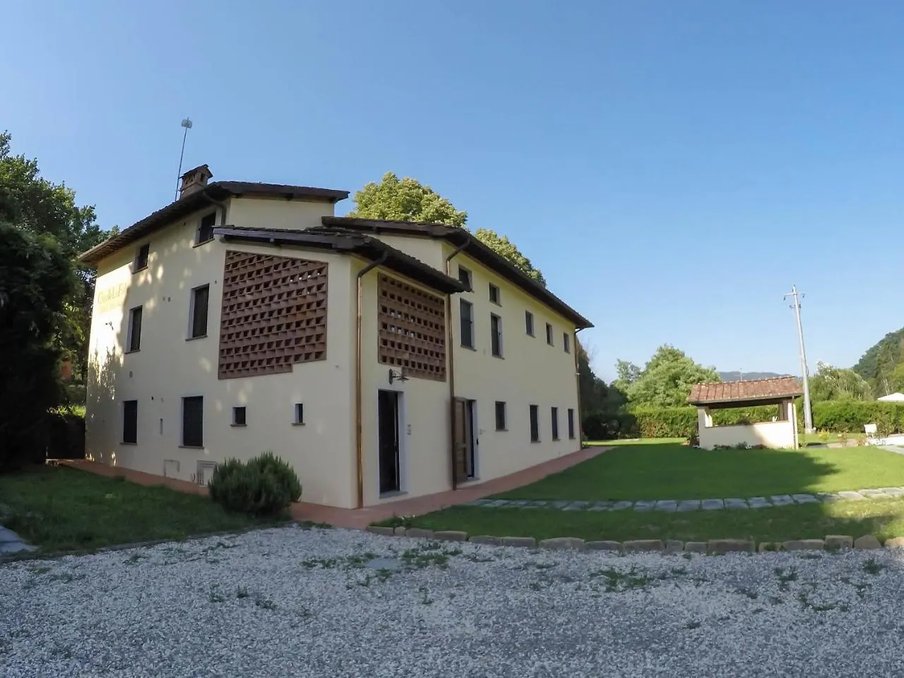 Aparthotel CASALE LA FATA -tipico toscano immerso nelle colline tra Lucca e Versilia, 6 appartamenti indipendenti Camaiore