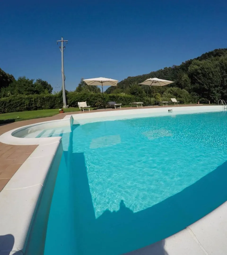 CASALE LA FATA -tipico toscano immerso nelle colline tra Lucca e Versilia, 6 appartamenti indipendenti Camaiore 0*,  Italia